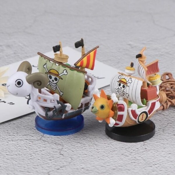 Action Figure One Piece: Going Merry dan Sunny Go Miniatur Kapal dengan Tokoh Mugiwara Monkey D Luff